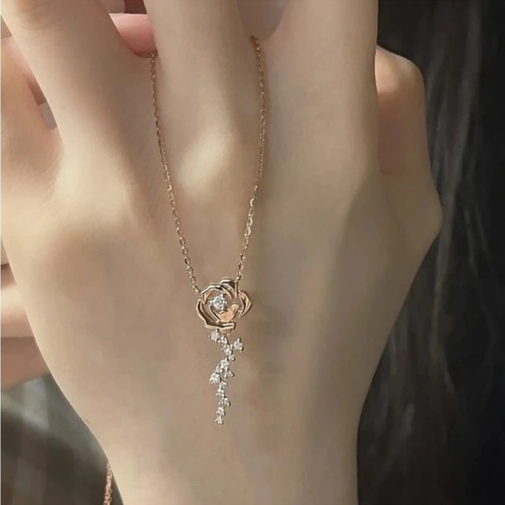 Dainty Rose Pendant Necklace